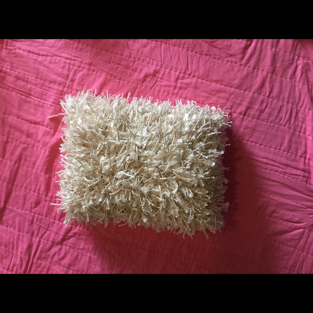 Fringe pillow - cream. Only used as display